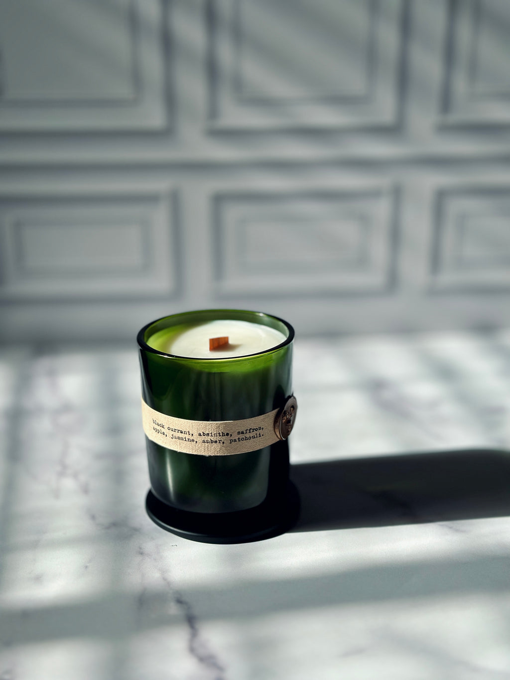 La Vie Boheme candle label showing scent notes black currant absinthe saffron apple jasmine amber patchouli — Bayou Rose Botanicals